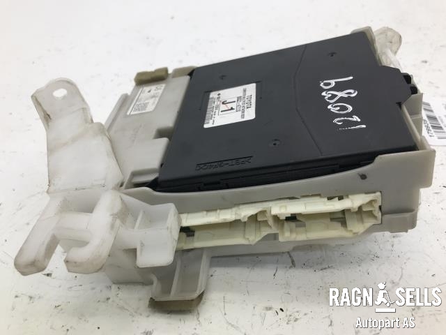 Sikringsboks til Toyota Prius 2009-2016 (Type III) (COMBI) (COMBI) (8922147110|8273047451|)