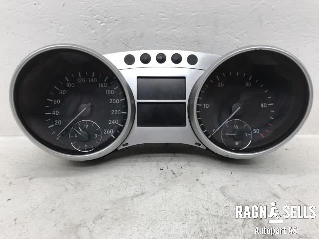 Instrumentpanel til Mercedes ML 2005-2011 (W164) (W164) (A2515400648|A2C53118460|)