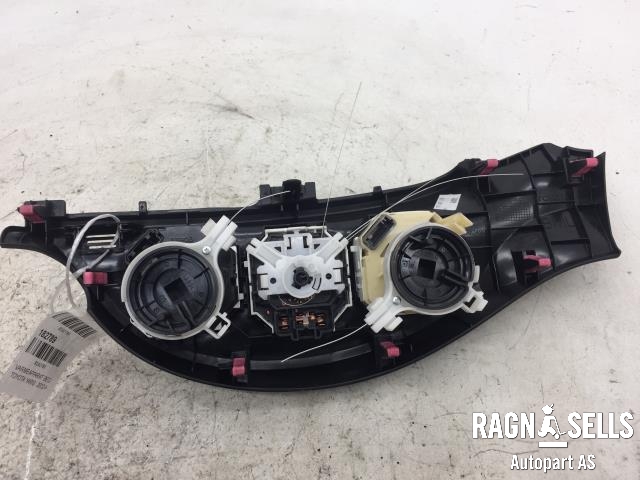 Varmeapparat betjening til Toyota Yaris 2012-2014 (Type III, Fase 1)  (559010D290|)