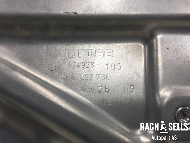 Ruteheis høyre foran til VW Tiguan 2007-2011 (Type I, Fase 1) (5N1837730C|5N0959702C|1K0959792R)