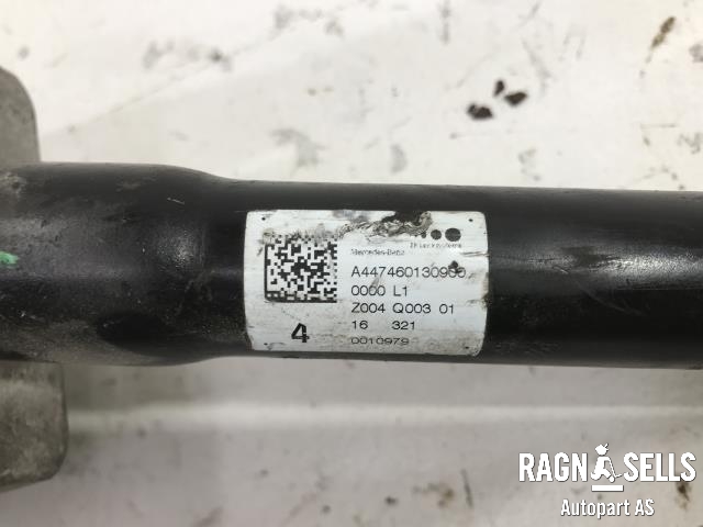 Rattaksel til Mercedes Vito 2014-->> (W447) (W447) (A 447 460 34 00|)