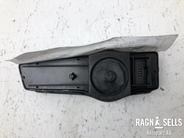 Bryter lys til Hyundai i40 2012-2017 (93300-3Z100|)