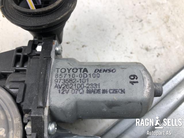 Ruteheis venstre bak til Toyota Auris 2013-2015 (Type II, Fase 1)  (AV2621002331|)