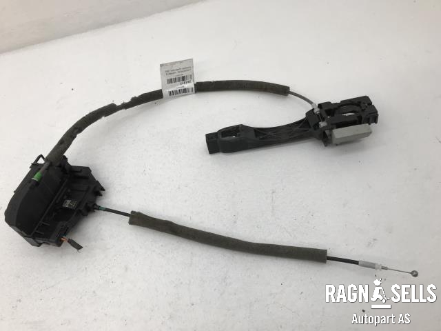 Låsekasse høyre bak til Nissan Qashqai 2007-2010 (Type I, Fase 1) (82500JD900|)
