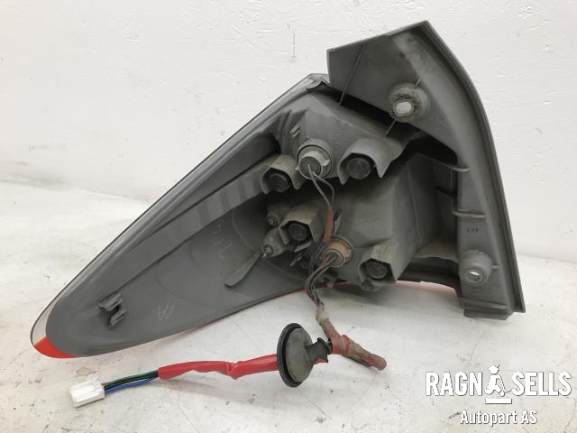 Baklykt høyre til Toyota Verso-S 2011-2015 (COMBI) (COMBI) (8155152660|)