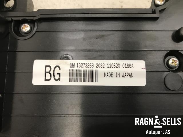 Bilstereo navigasjon betjeningspanel til Opel Insignia A 2009-2014  (13273256|)