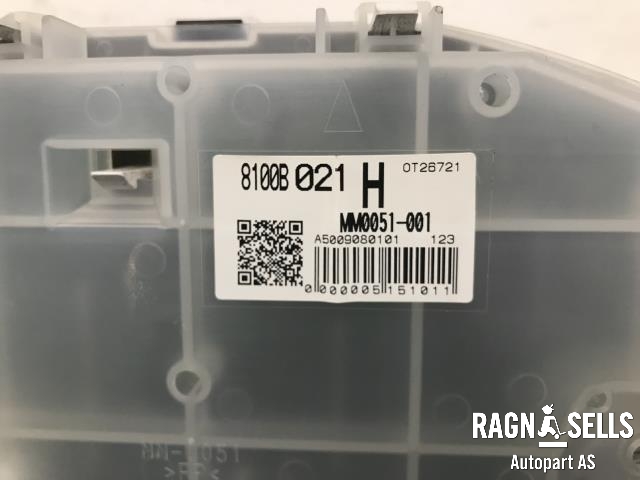 Instrumentpanel til Mitsubishi Colt 2009-2013 (Type VII, Fase 2)  (8100B021H|)