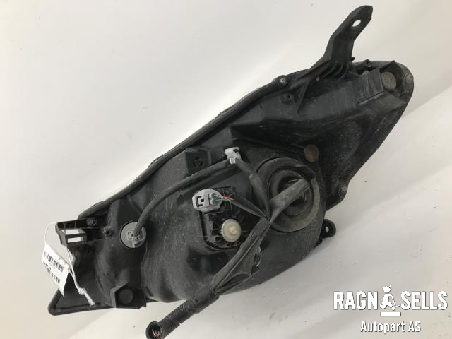 Frontlykt høyre halogen til Toyota Yaris 2012-2014 (Type III, Fase 1)  (811300D710|)