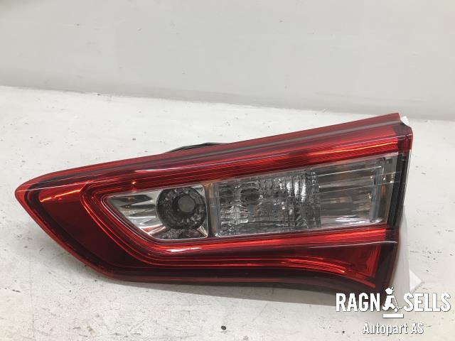 Baklykt høyre indre til Toyota Yaris 2014-2020 (Type III, Fase 2) (815800D600|)