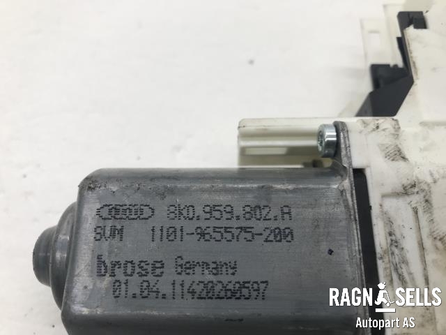 Ruteheis, kun motor, høyre foran til Audi Q7 2010-2015 (Type I, Fase 2)  (8K0959802A|)