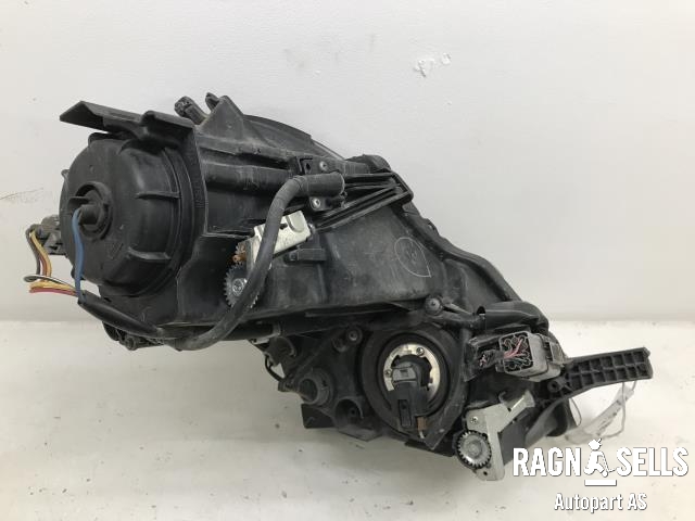 Frontlykt venstre halogen til Mitsubishi i-MiEV 2010-->>  (8301B309|)