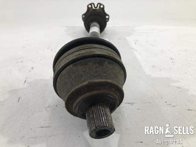 Drivaksel venstre foran, diesel/automat til Audi A6 2005-2008 (Type III, Fase 1) (C6) (C6) (4F0407271J|4F0407451X|)