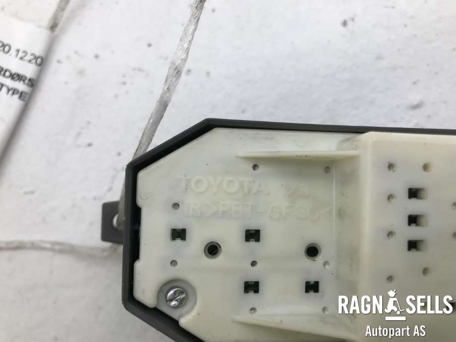 Bryter ruteheis førerdørspanel til Toyota Yaris 2006-2009 (Type II, Fase 1) (848200D100|)
