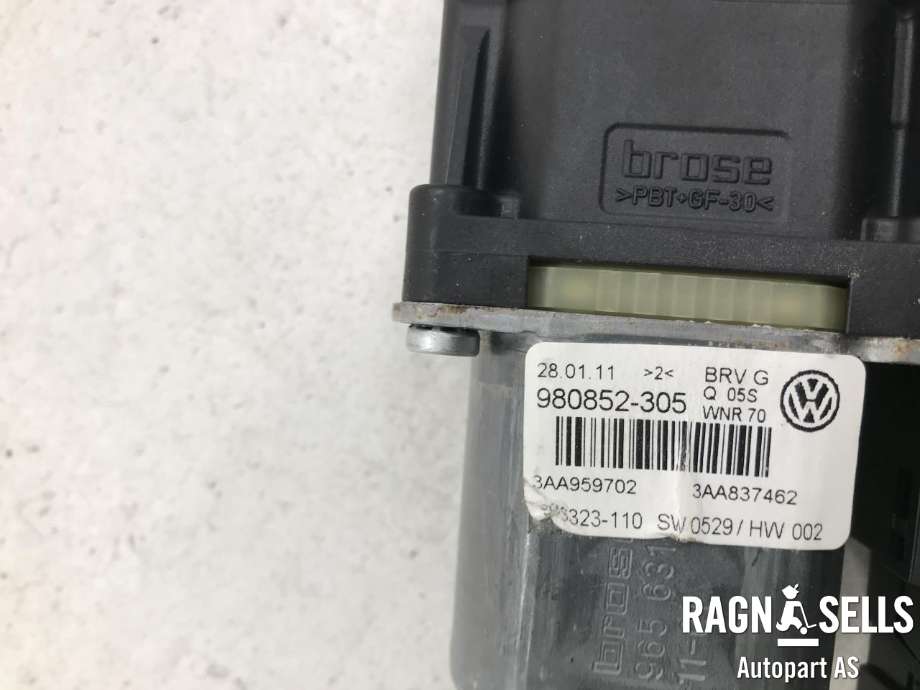 Ruteheis, kun motor, høyre foran til VW Passat 2011-2015 (B7) (B7) (VW|3C0959792B|)
