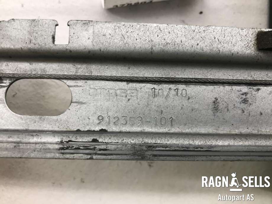 Ruteheis høyre bak til Peugeot 5008 2010-2017 (Type I)  (9683670680|921387101|)