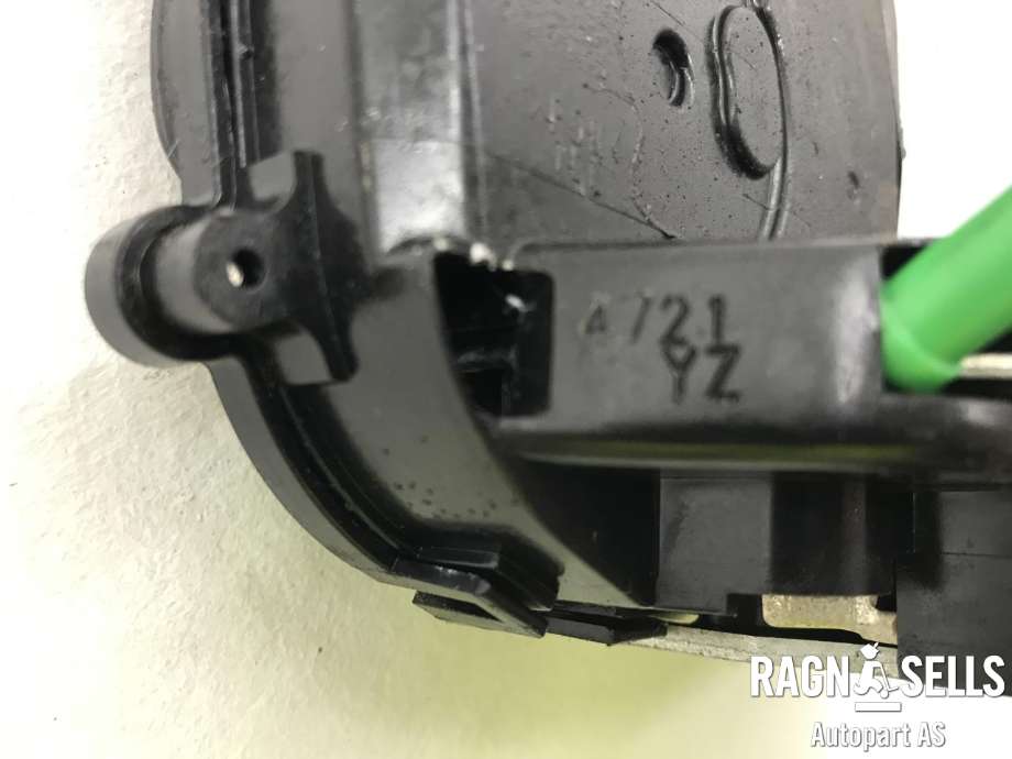 Låsekasse venstre bak til Toyota Prius 2004-2009 (Type II) (COMBI) (COMBI) (6906047040|)