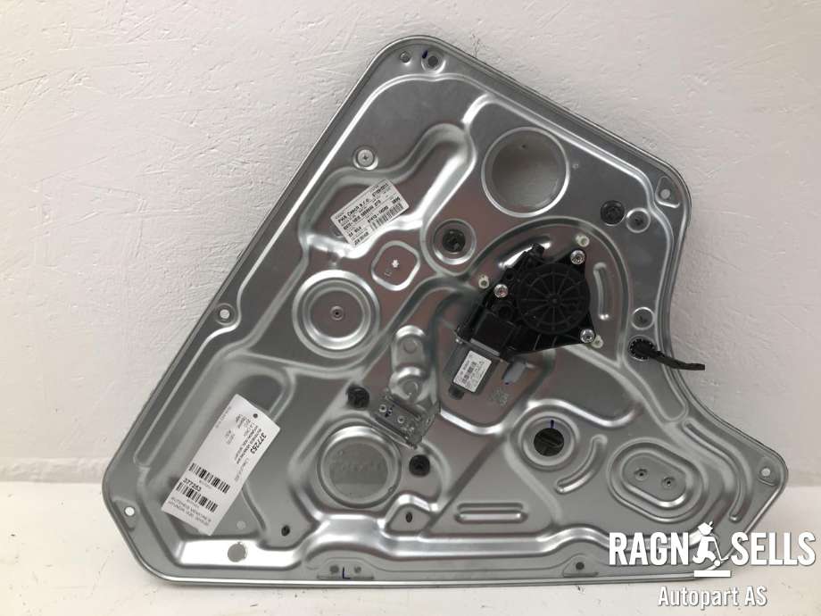 Ruteheis venstre bak til Hyundai Ix20 2010-2017 (BOSCH|0130822639|834501P000|)