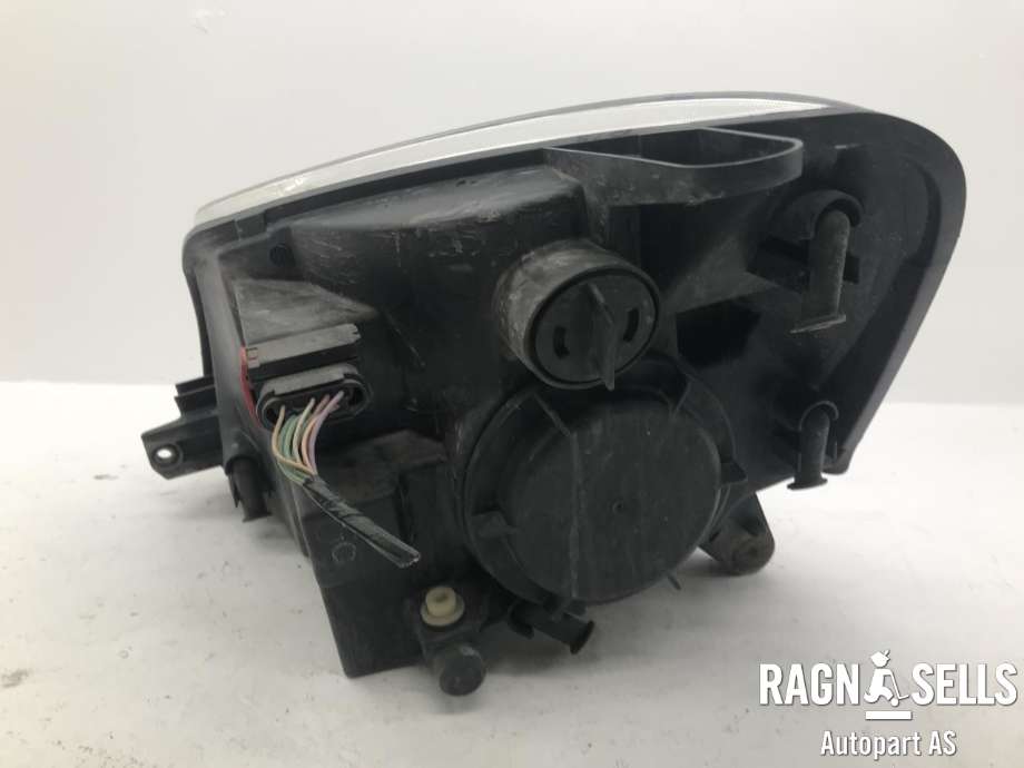 Frontlykt høyre halogen til Peugeot Partner 2002-2008 (Type I, Fase 2) (6205 AW|)