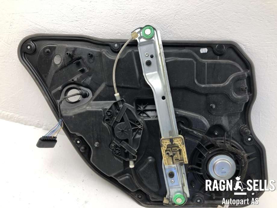 Ruteheis høyre bak til Volvo V60 2010-2013 (Type I, Fase 1)  (BROSE|6158385882525695|130324966265102|31343873)