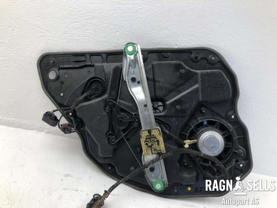 Ruteheis høyre bak til Volvo V70 2007-2013 (Type III, Fase 1) (BROSE|6024609582034796|100208966265101|1002299901)