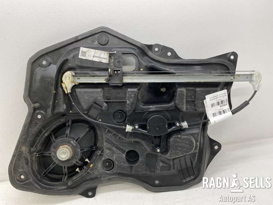 Ruteheis høyre bak til Mazda 3 2009-2013 (Type II) (BBM47297XA | D6515858X|)