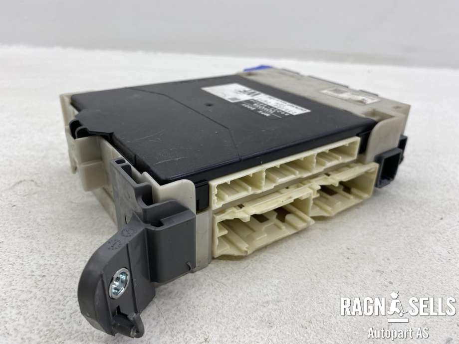 Sikringsboks til Toyota Land Cruiser 150 2014-->> (Fase 2)  (8922160520|2381002612|8273060200B)