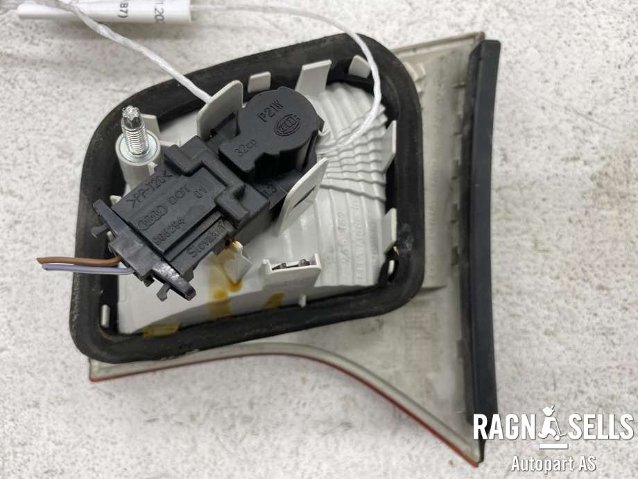 Baklykt venstre indre til Audi A4 2004-2008 (Type III) (B7) (B7) (8E5 945 093 A|)