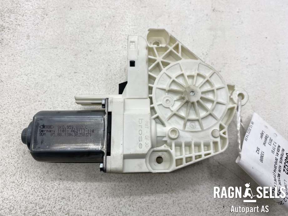 Ruteheis, kun motor, høyre foran til Audi A1 2010-2014 (Type I, Fase 1)  (8K0959802C|)