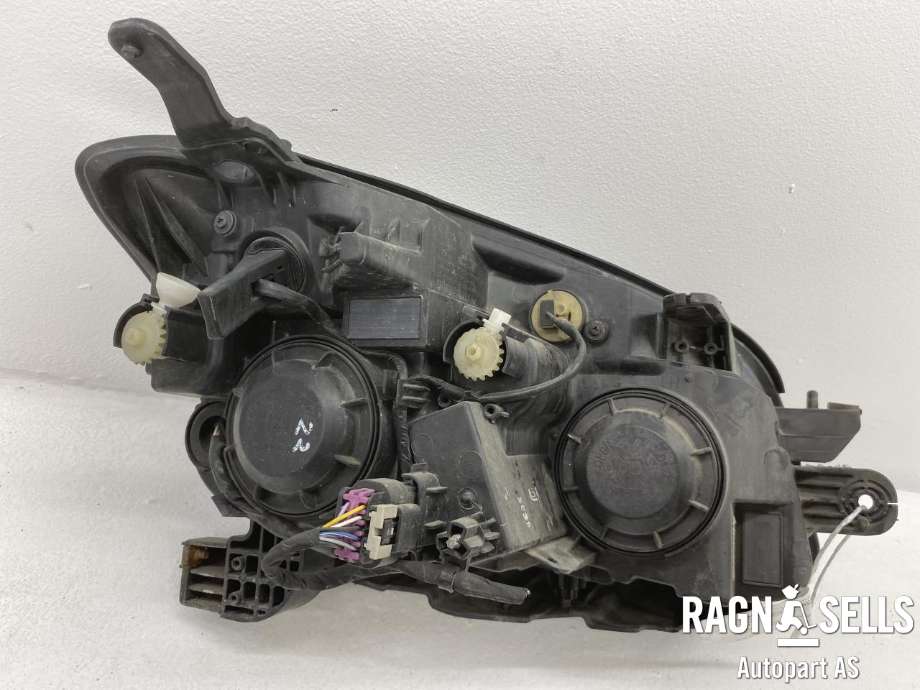 Frontlykt venstre halogen til Chevrolet Trax 2013-2014  (42532762|)