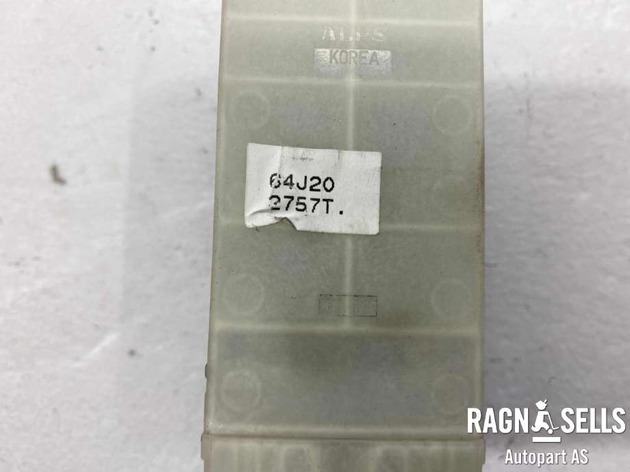 Bryter ruteheis førerdørspanel til Suzuki SX4 2006-2009 (Type I, Fase 1) (64J20 2757T|)