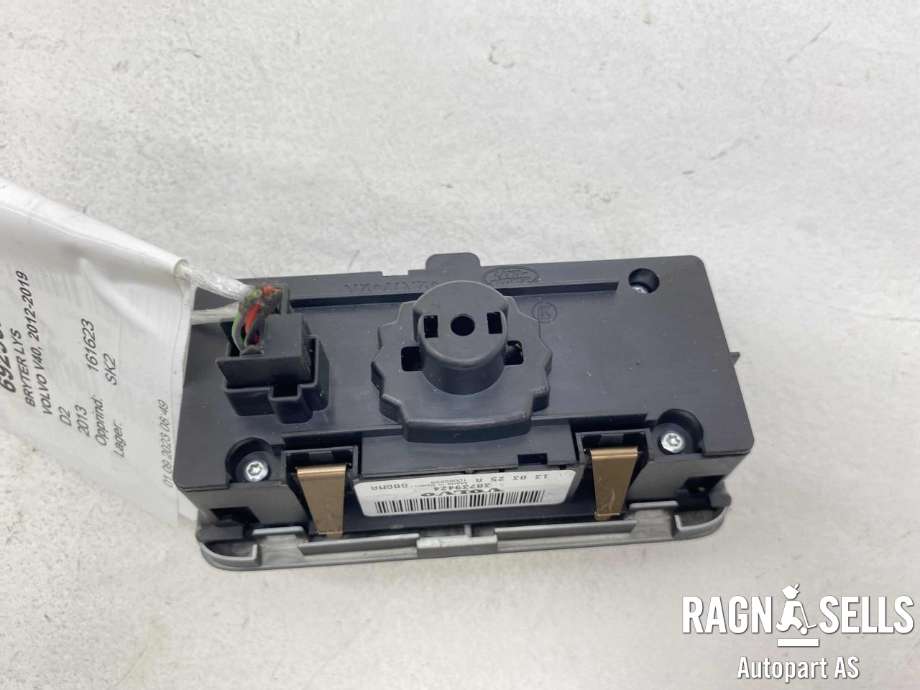 Bryter lys til Volvo V40 2012-2019  (30739424|)