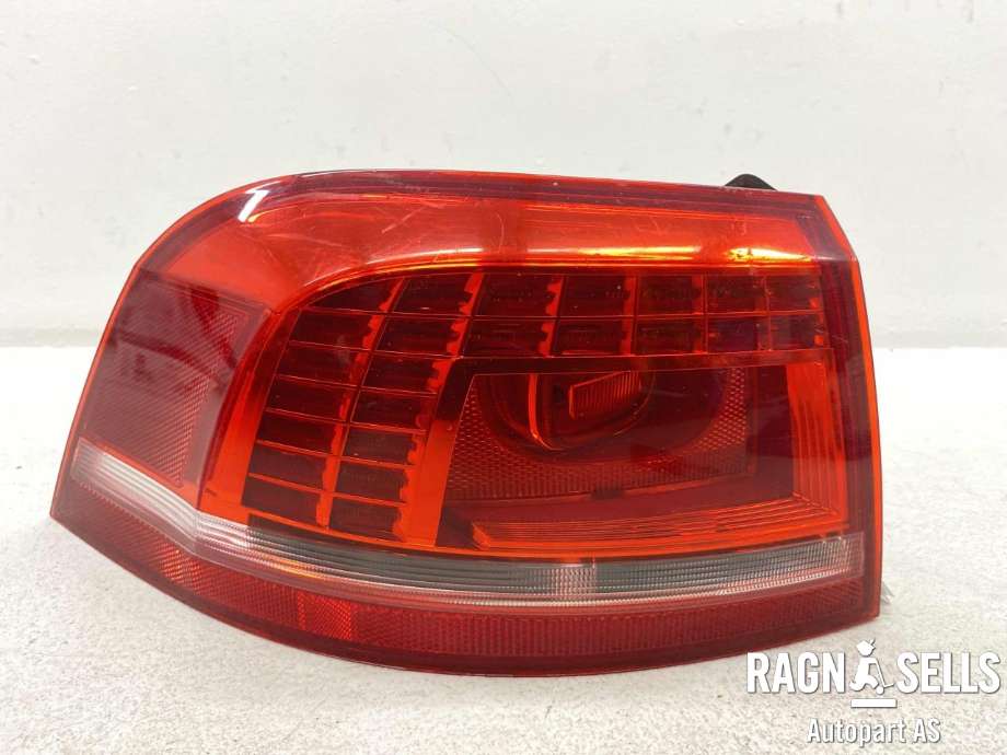 Baklykt venstre ytre til VW Passat, 2011-2015 (B7) (B7) (3AF 945 207B)