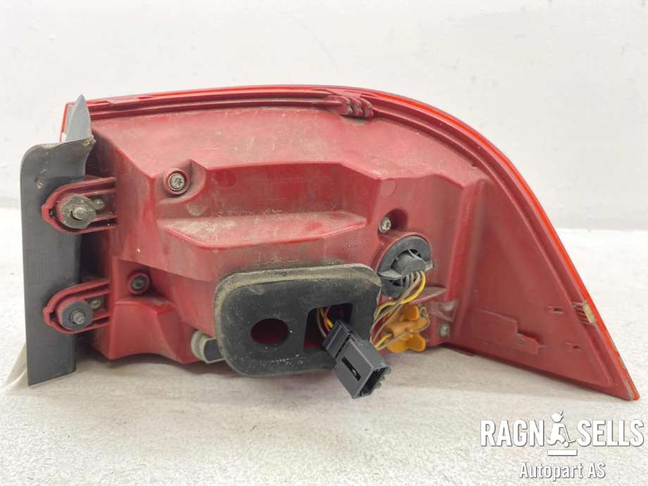 Baklykt venstre ytre til VW Passat 2011-2015 (B7) (B7) (3AF 945 207B|)