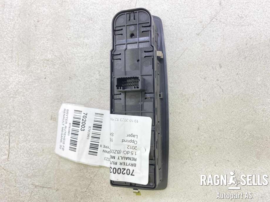 Bryter ruteheis førerdørspanel til Renault Megane 2009-2016 Type III (809610007R|)
