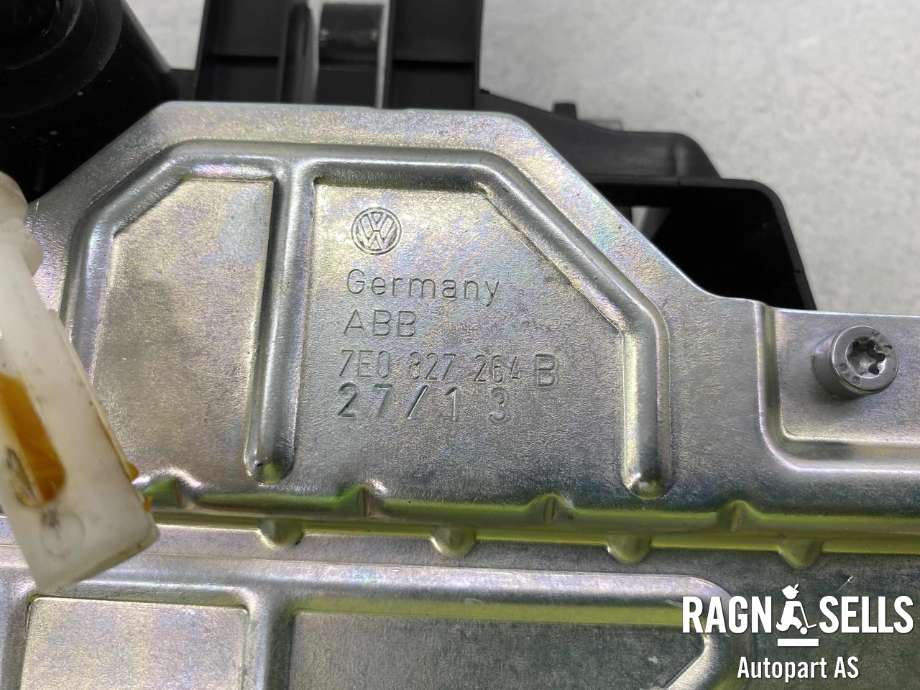 Bakluke/bakdør håndtak til VW Caddy 2010-2015 (Type III, Fase 2)  (7E0 327 264B|3B0 959 781D|)