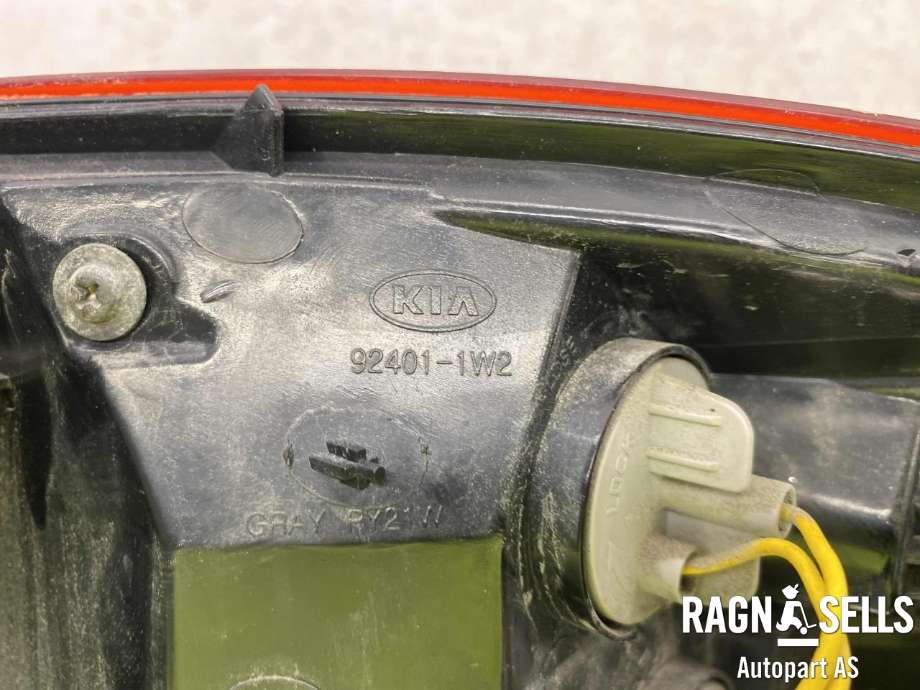 Baklykt venstre ytre til Kia Rio 2011-2017 Type III  (92401 1W2|)