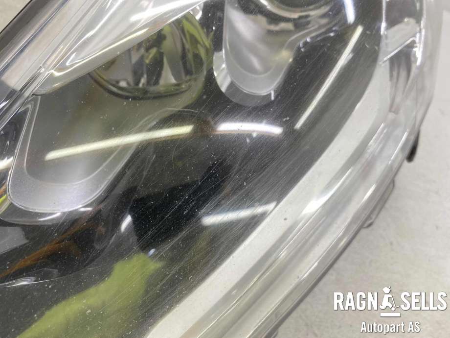 Frontlykt venstre halogen til Citroën DS5 2012-2017  (9802086680|)