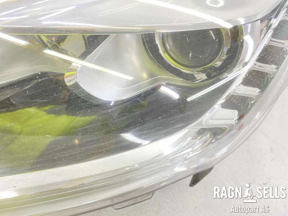 Frontlykt venstre halogen til Citroën DS5 2012-2017  (9802086680|)