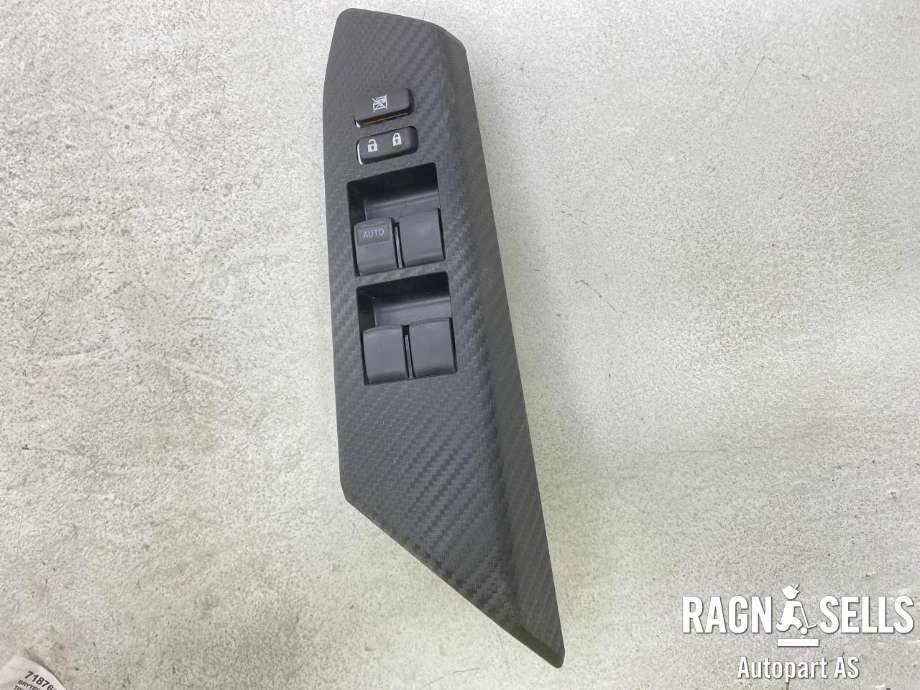 Bryter ruteheis førerdørspanel til Toyota RAV4, 2013-2015 (Type IV, Fase 1) (7423242120C0)