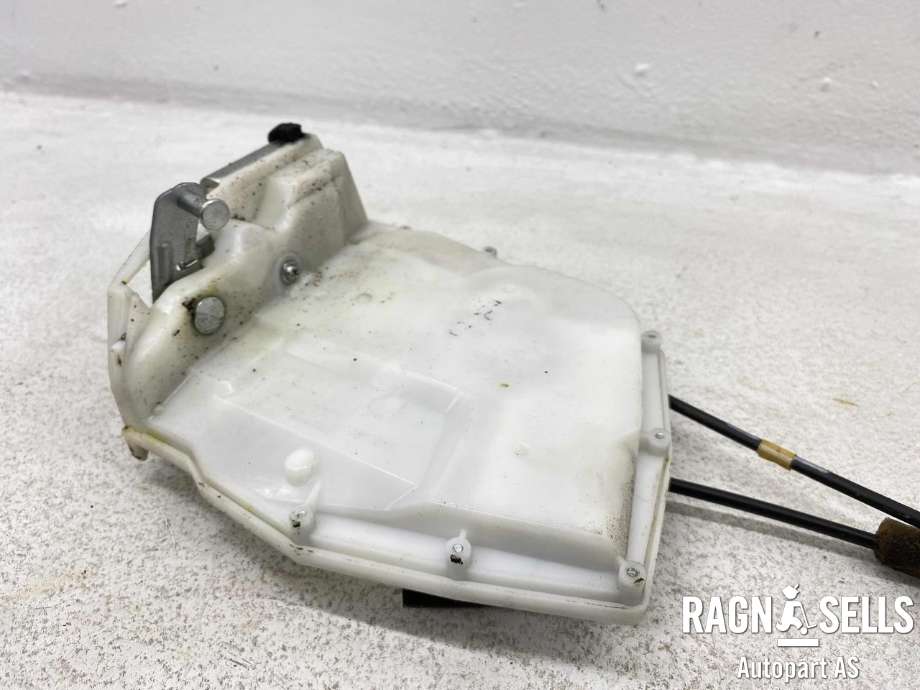 Låsekasse høyre bak til Suzuki Swift 2005-2010 (8230163J11|)