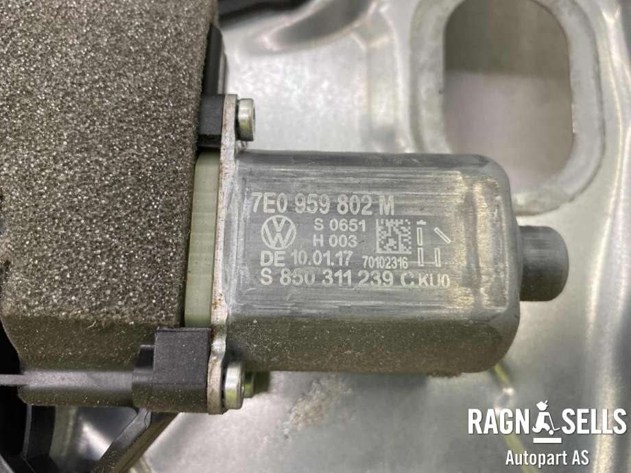 Ruteheis høyre foran til VW Transporter / Caravelle 2015-2019 (T6) (T6) (7E0 959 802 R|)