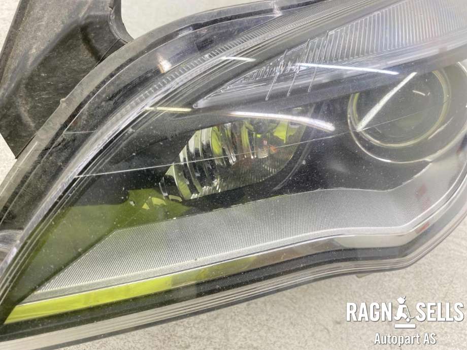 Frontlykt høyre xenon til Opel Astra J 2010-2015 (13253650|)