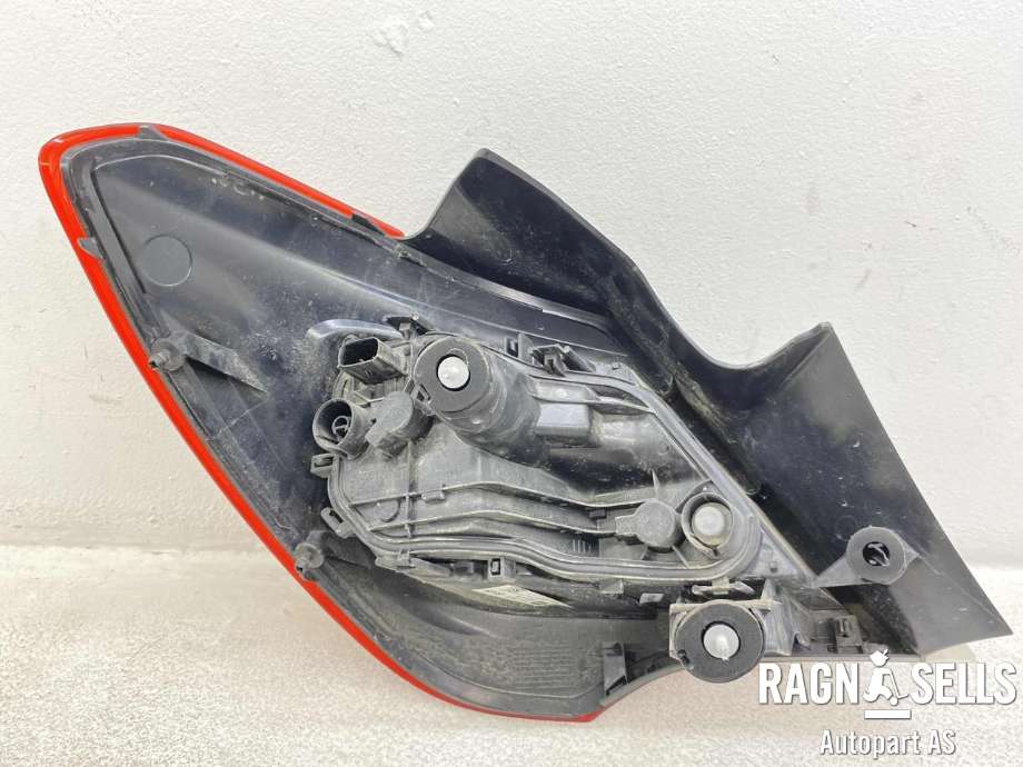 Baklykt høyre ytre til Opel Corsa E 2015-2019 (39012622|460034366|)