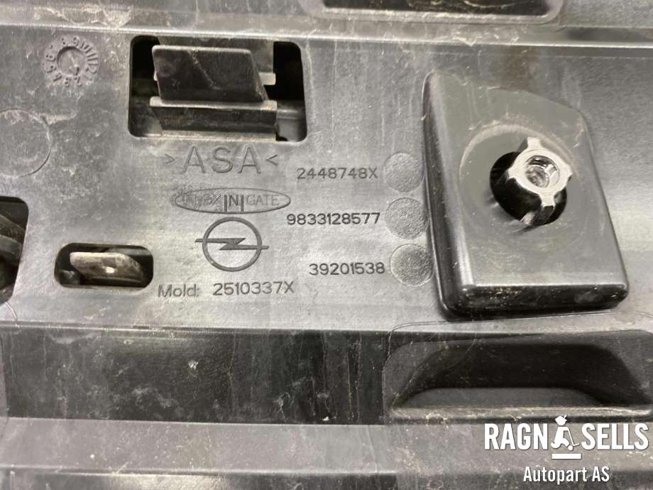 Grill til Opel Vivaro C 2020-->>  (9833128577|39201538|2448748X)