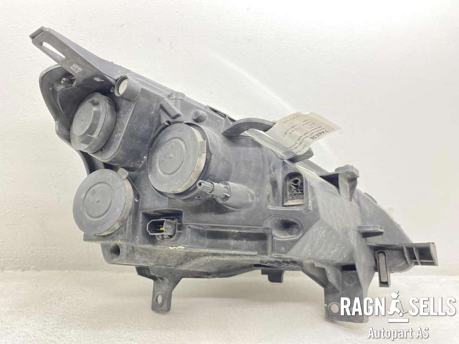 Frontlykt venstre halogen til Peugeot Partner 2015-2019 (Type II, Fase 2)  (89318031|9682828280|)
