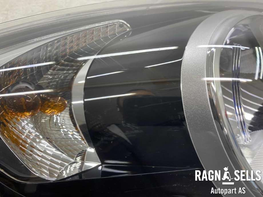Frontlykt høyre halogen til Renault Kangoo 2008-2021 (Type II) (260104931R|7701068178|)