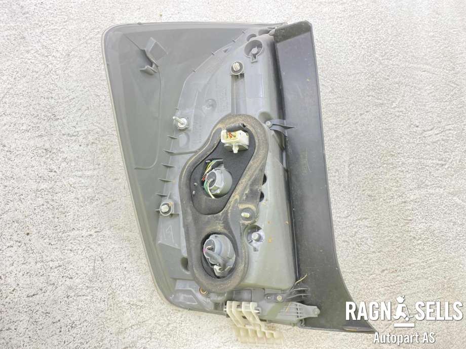Baklykt høyre til Toyota Prius +7 2012-2020 (Type III) (stasjonsvogn) (stasjonsvogn) (8155147170|)