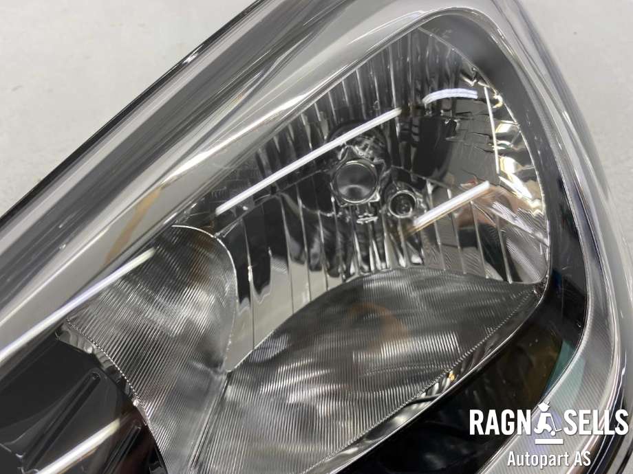 Frontlykt venstre halogen til Hyundai i10 2014-2018 (Type II) (92101B9000|)