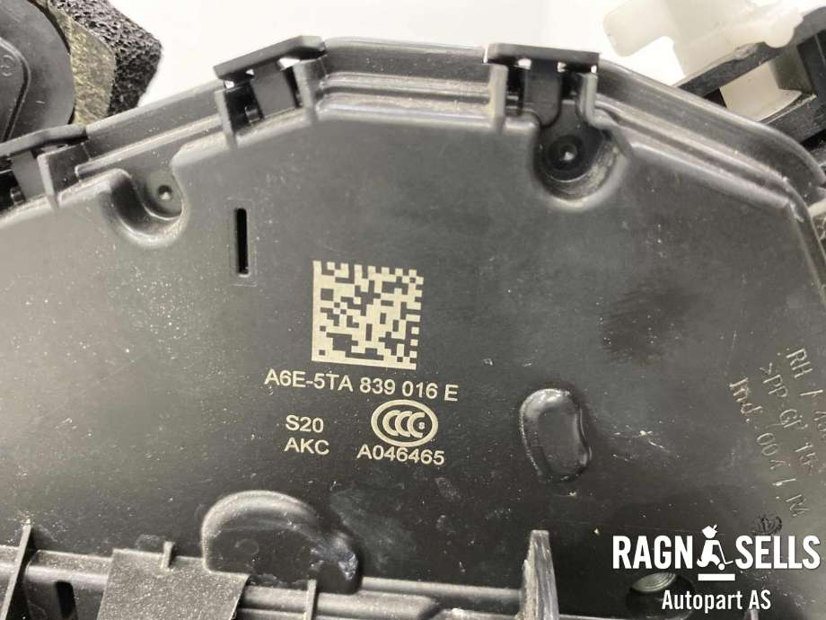 Låsekasse høyre bak til Škoda Rapid 2012-2019  (5E0 839 016 A|)