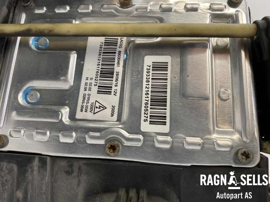 Frontlykt venstre xenon til VW Touareg 2003-2007 (Type I, Fase 1)  (VALEO|7L6 941 017BG|)